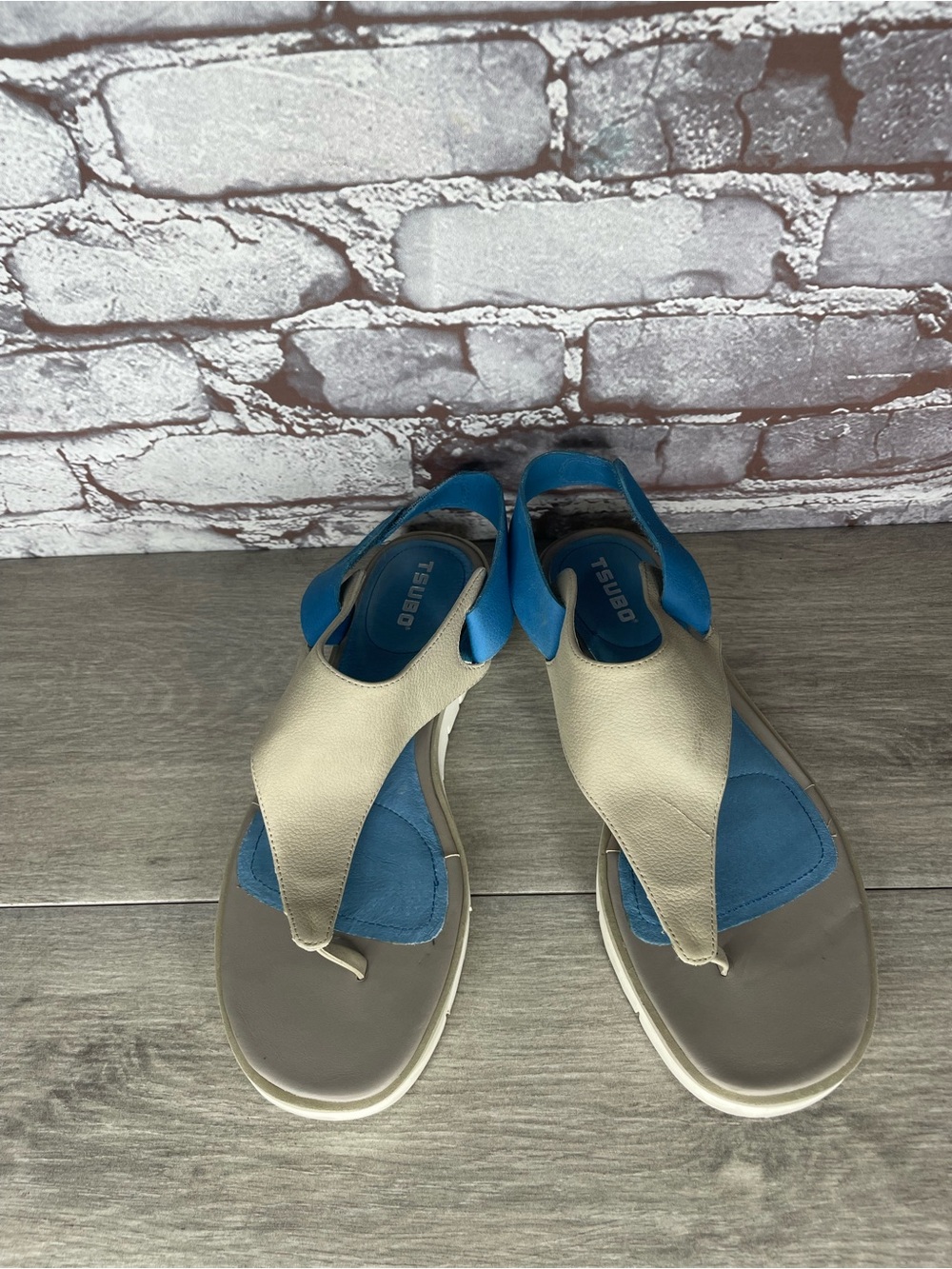 TSUBO Endora Gray Blue T Strap Adjustable Comfort Thong Wedge Sandals Women 9US